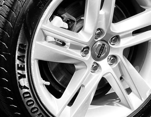 ’’Volvo Precision’’ - B+W $600